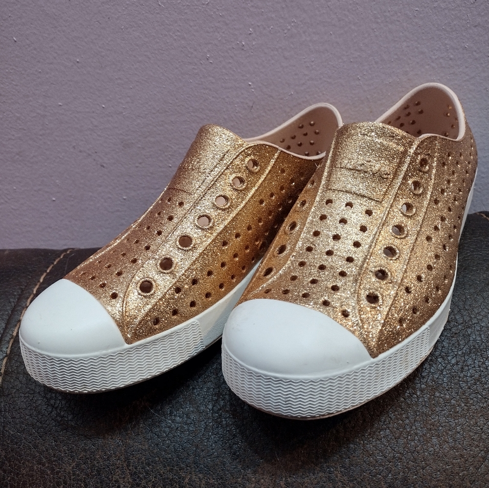 NATIVE Jefferson Rose Gold Shimmer Slip On Shoes Women's Size 7 Men 5 Unisex